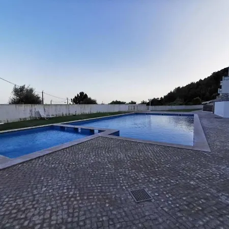 Cozy Bed-Room With Pool Sesimbra - Female *