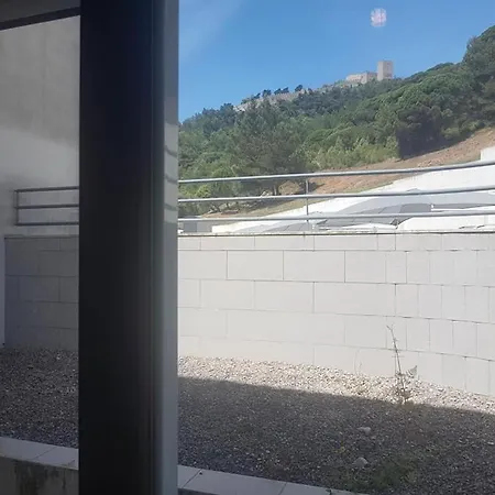 Rum i privatbostad Cozy Bed-Room With Pool Sesimbra - Female